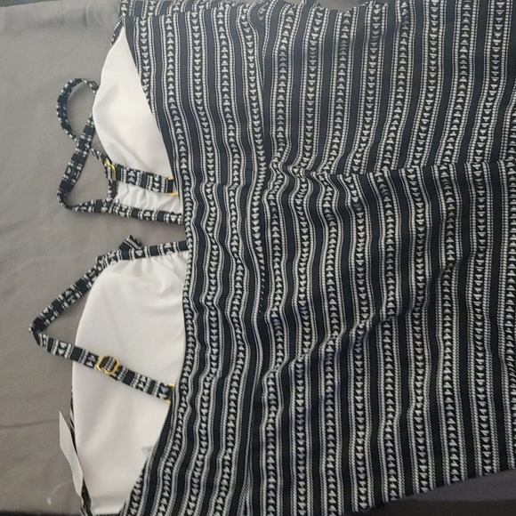 Swimsuit Top 2X - Picture 2 of 3